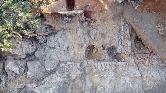 Arheološko otkriće na Korzici: Mlin za žito i drevna rimska kuća u stijeni