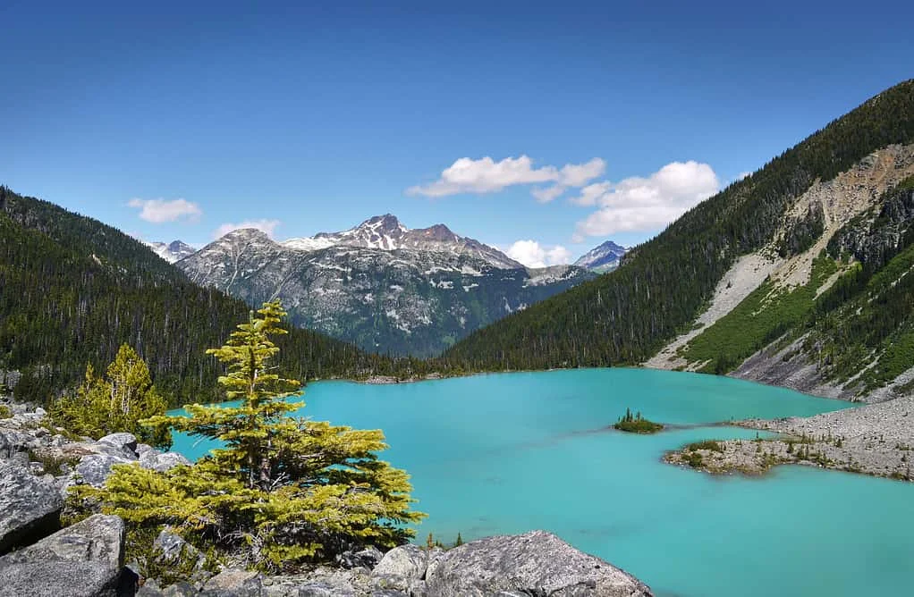 Prelijepo glečersko jezero u Kanadi