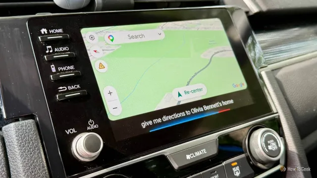 Vrijeme je da Google prestane skrivati opcije i zbunjivati vozače na Android Auto ekranima
