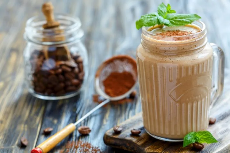 Smoothie sa kafom i cimetom