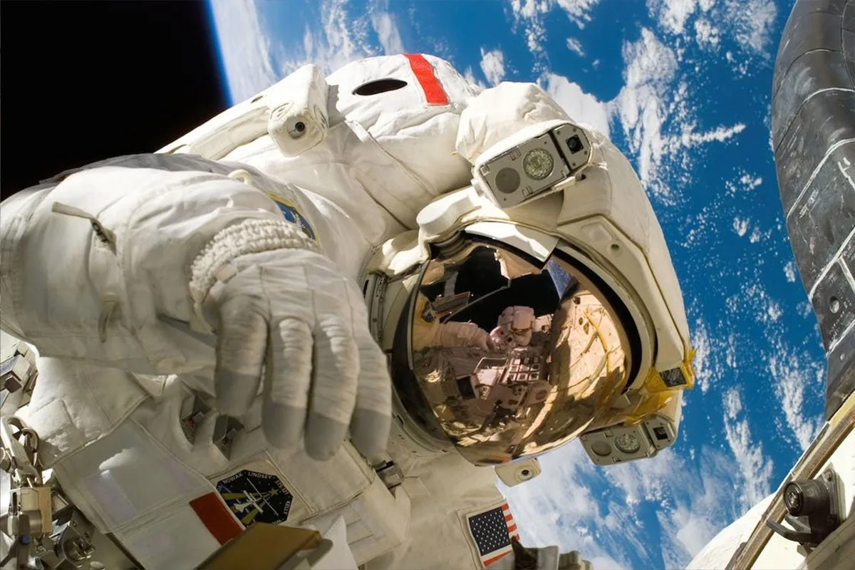 Astronautima ispala torba sa alatom, može se vidjeti sa Zemlje