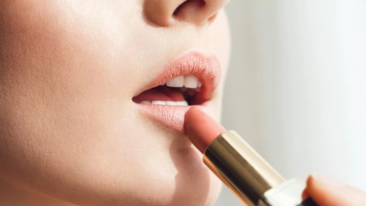 Make up trik za punije usne