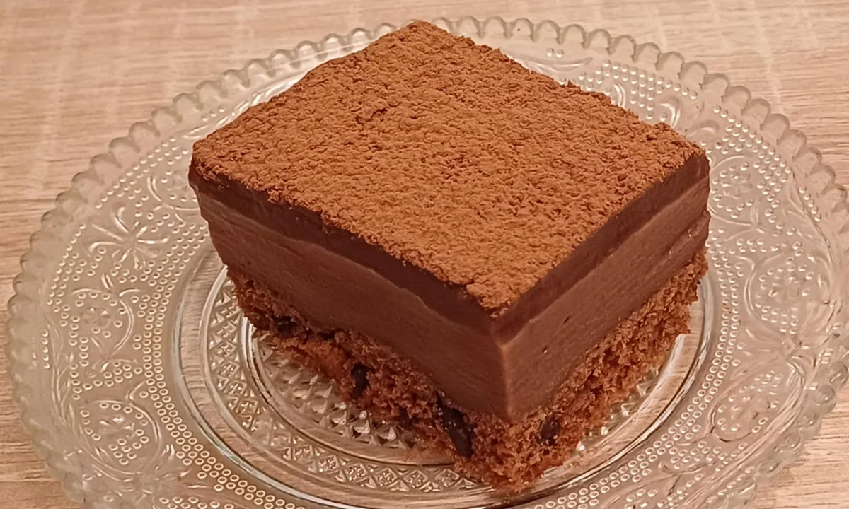 Kolač koji svi traže! Mekan, sočan i neodoljivo ukusan! Mjere na kašike