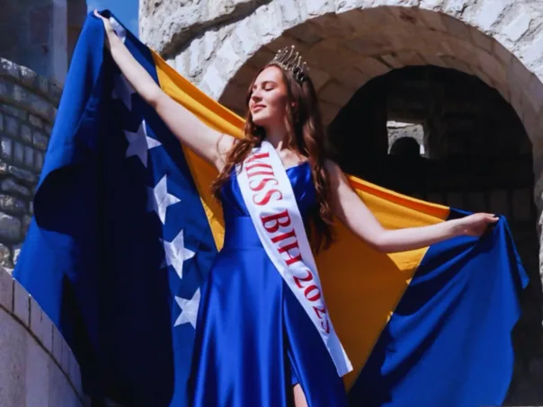 Miss BiH Ena Adrović otputovala na svjetski izbor u Indiju