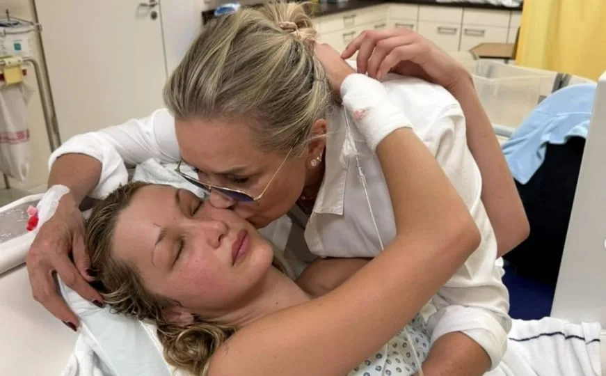 Yolanda Hadid objavila fotografije sa kćerkom iz bolnice: “Teško je gledati svoje dijete kako pati”