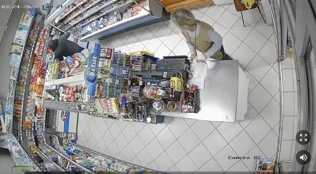 Prodavačica koju su proglasili heroinom: “Rekla sam borit ćemo se za pušku pa šta dalje bude” (Video)