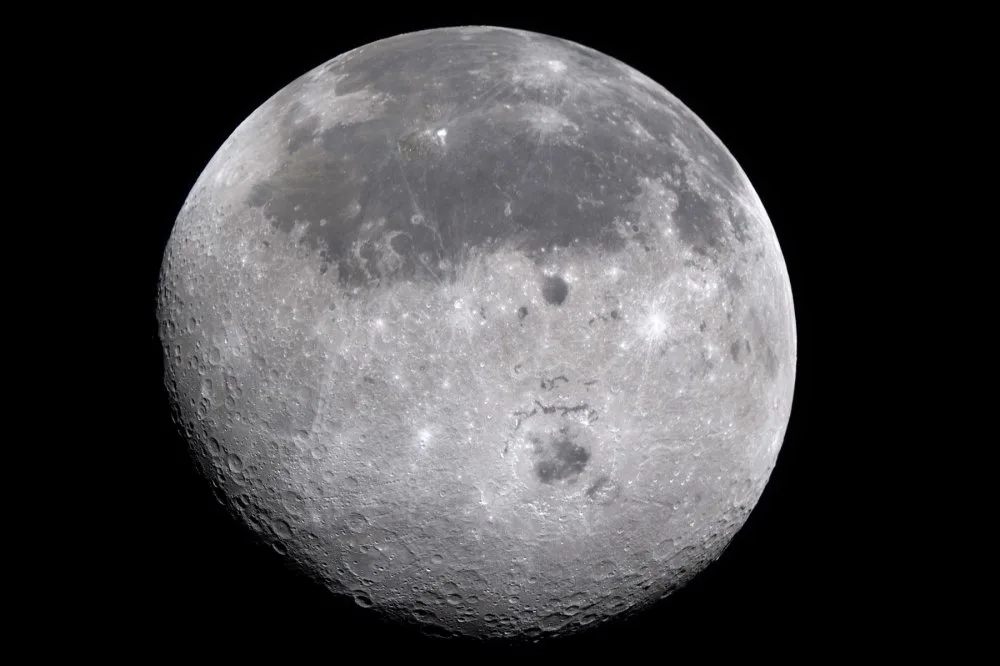Artemis II srušio povijesni rekord: Astronauti poslali fotografije i opisali tamnu stranu Mjeseca (Video)